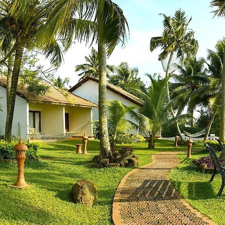 Abad Whispering Palms Hotel Kumarakom Ngoại thất bức ảnh