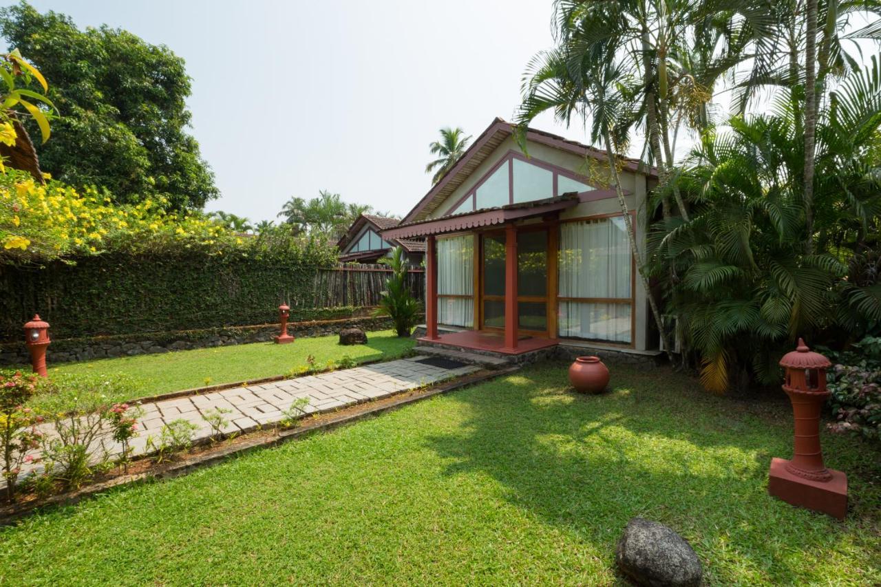 Abad Whispering Palms Hotel Kumarakom Ngoại thất bức ảnh