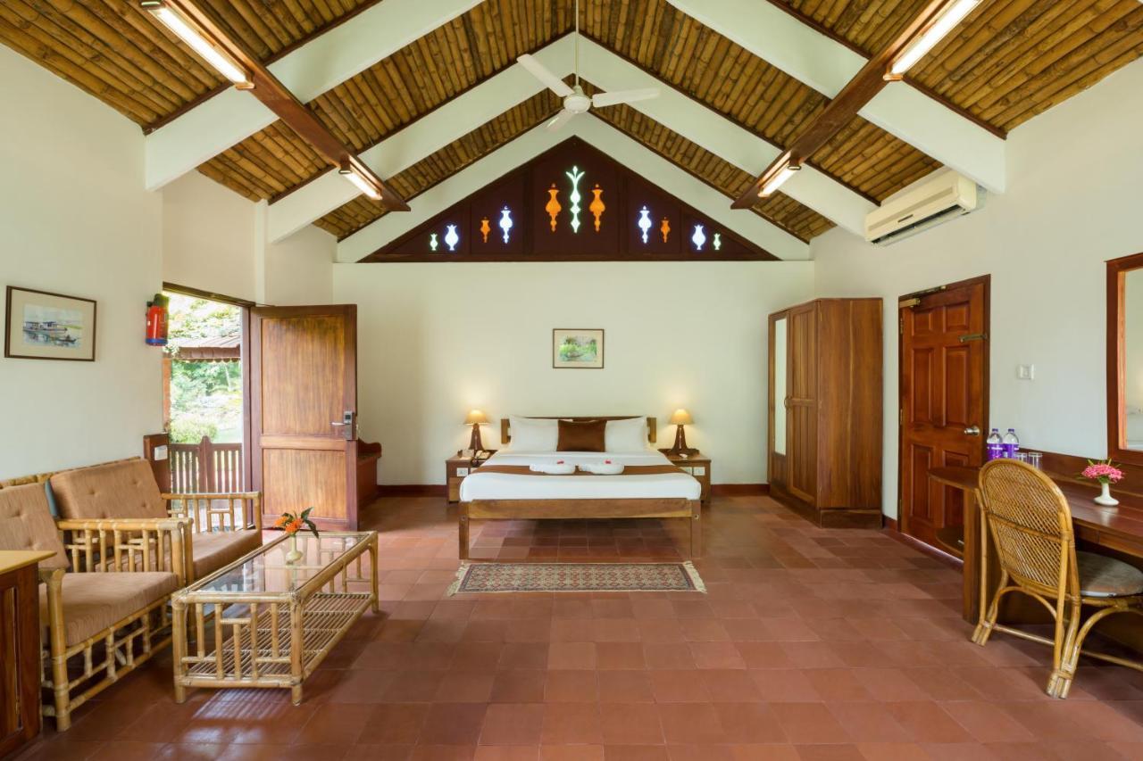 Abad Whispering Palms Hotel Kumarakom Ngoại thất bức ảnh