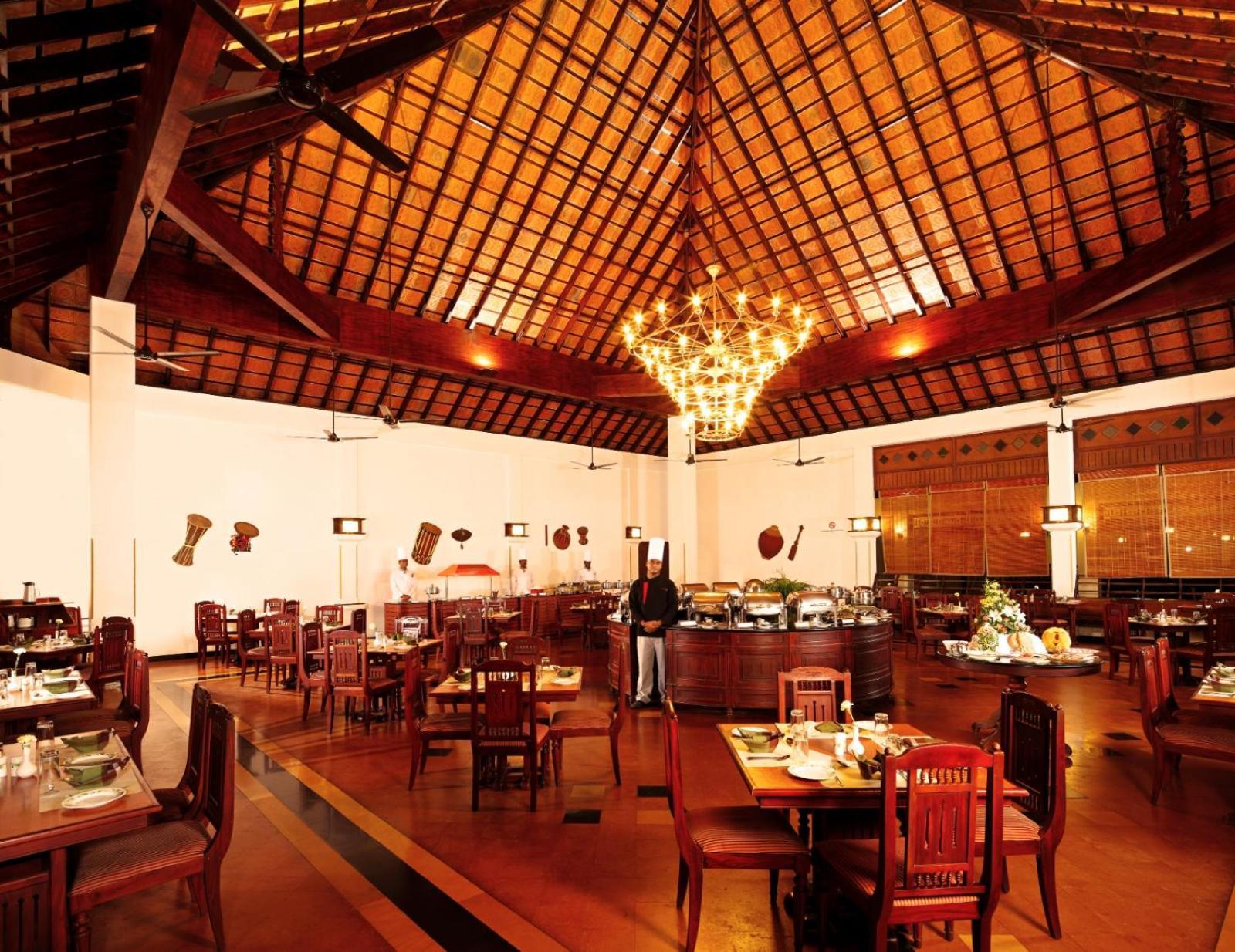Abad Whispering Palms Hotel Kumarakom Ngoại thất bức ảnh