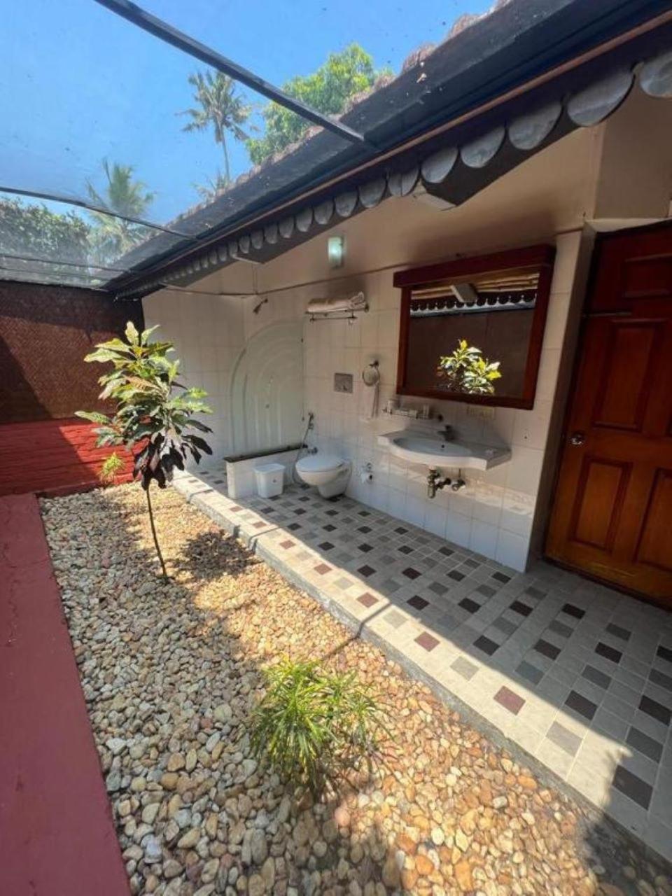 Abad Whispering Palms Hotel Kumarakom Ngoại thất bức ảnh