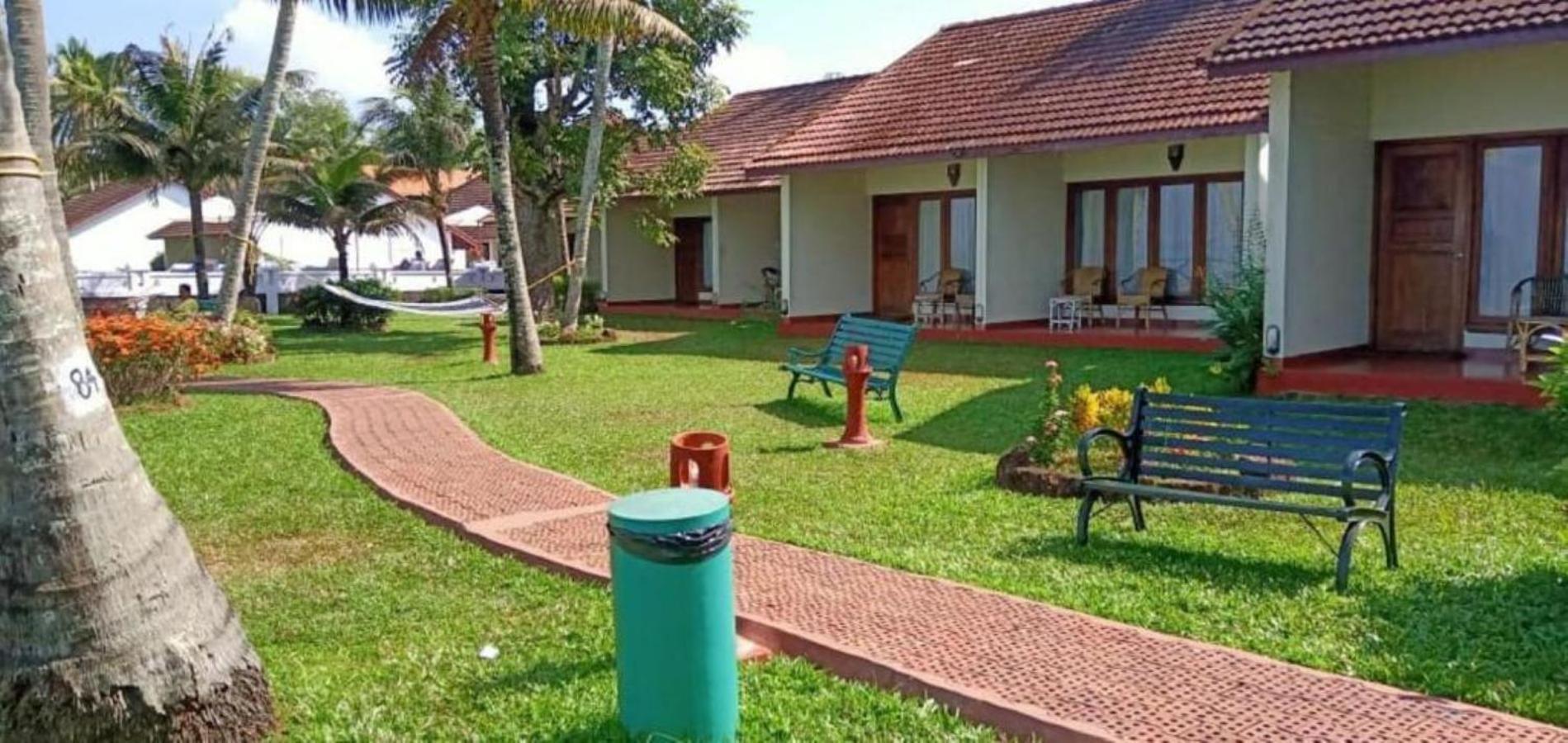 Abad Whispering Palms Hotel Kumarakom Ngoại thất bức ảnh
