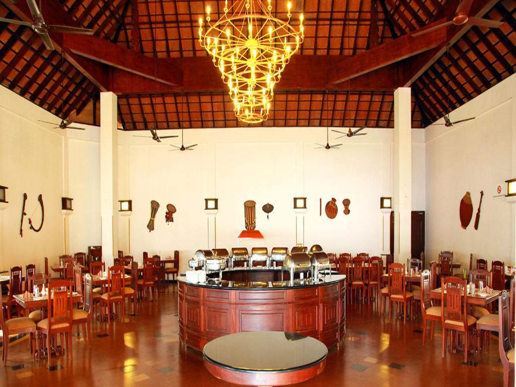 Abad Whispering Palms Hotel Kumarakom Ngoại thất bức ảnh