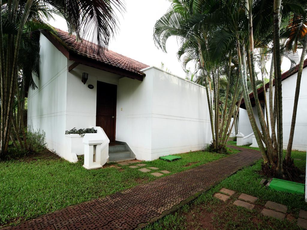 Abad Whispering Palms Hotel Kumarakom Ngoại thất bức ảnh