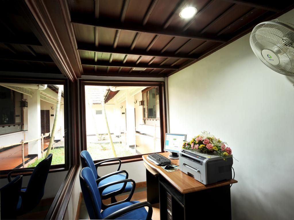 Abad Whispering Palms Hotel Kumarakom Ngoại thất bức ảnh