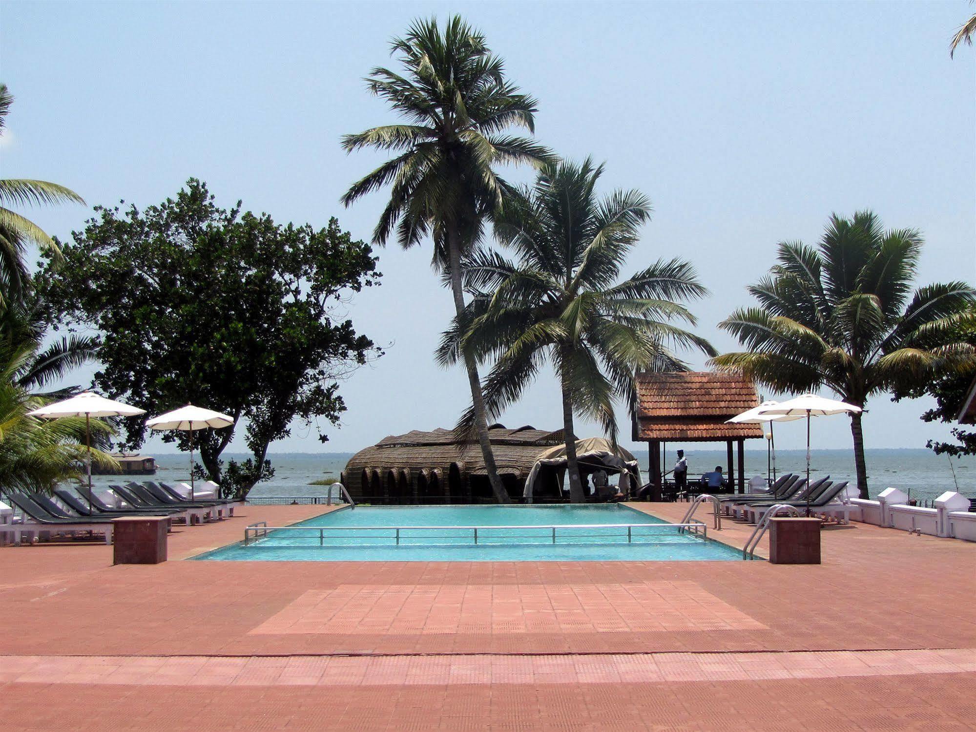 Abad Whispering Palms Hotel Kumarakom Ngoại thất bức ảnh