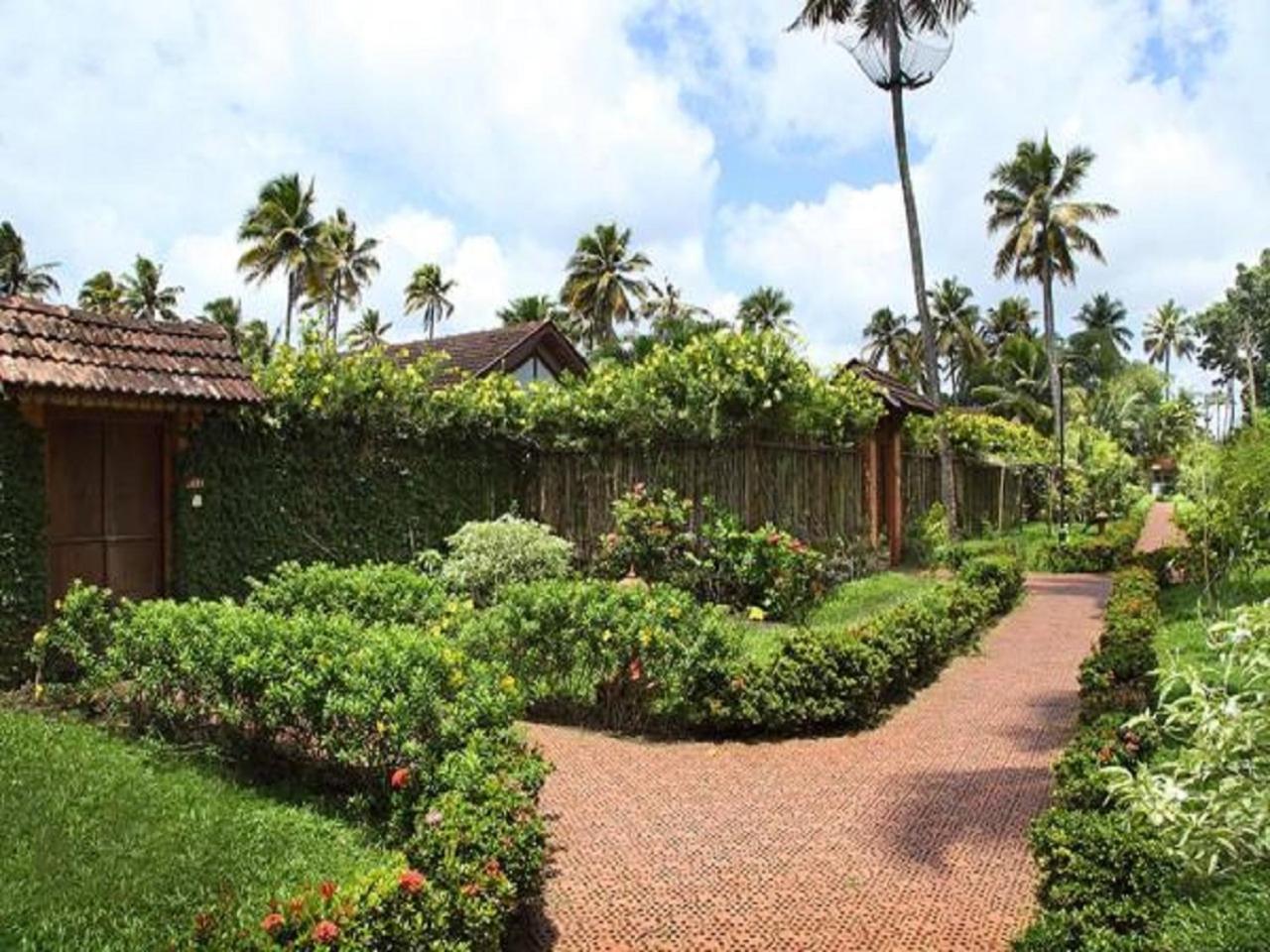 Abad Whispering Palms Hotel Kumarakom Ngoại thất bức ảnh