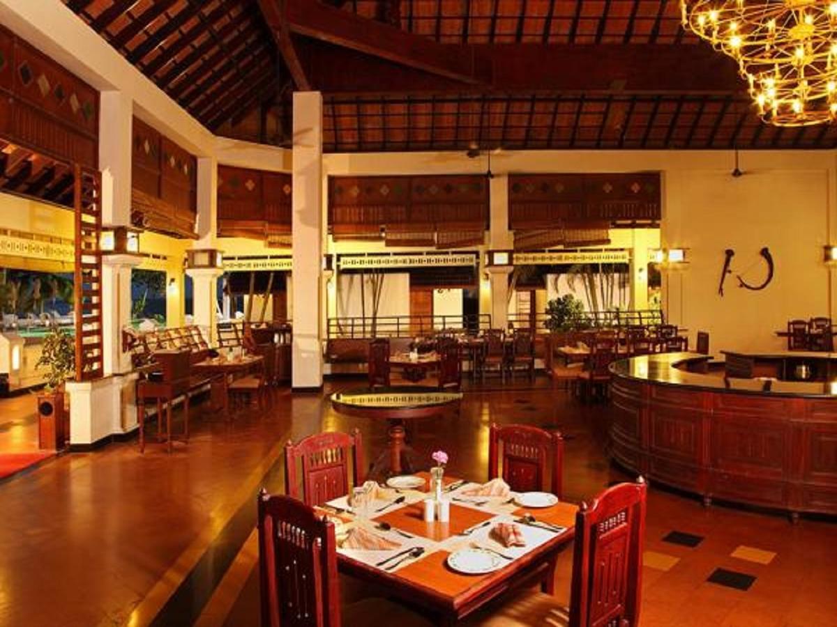 Abad Whispering Palms Hotel Kumarakom Ngoại thất bức ảnh