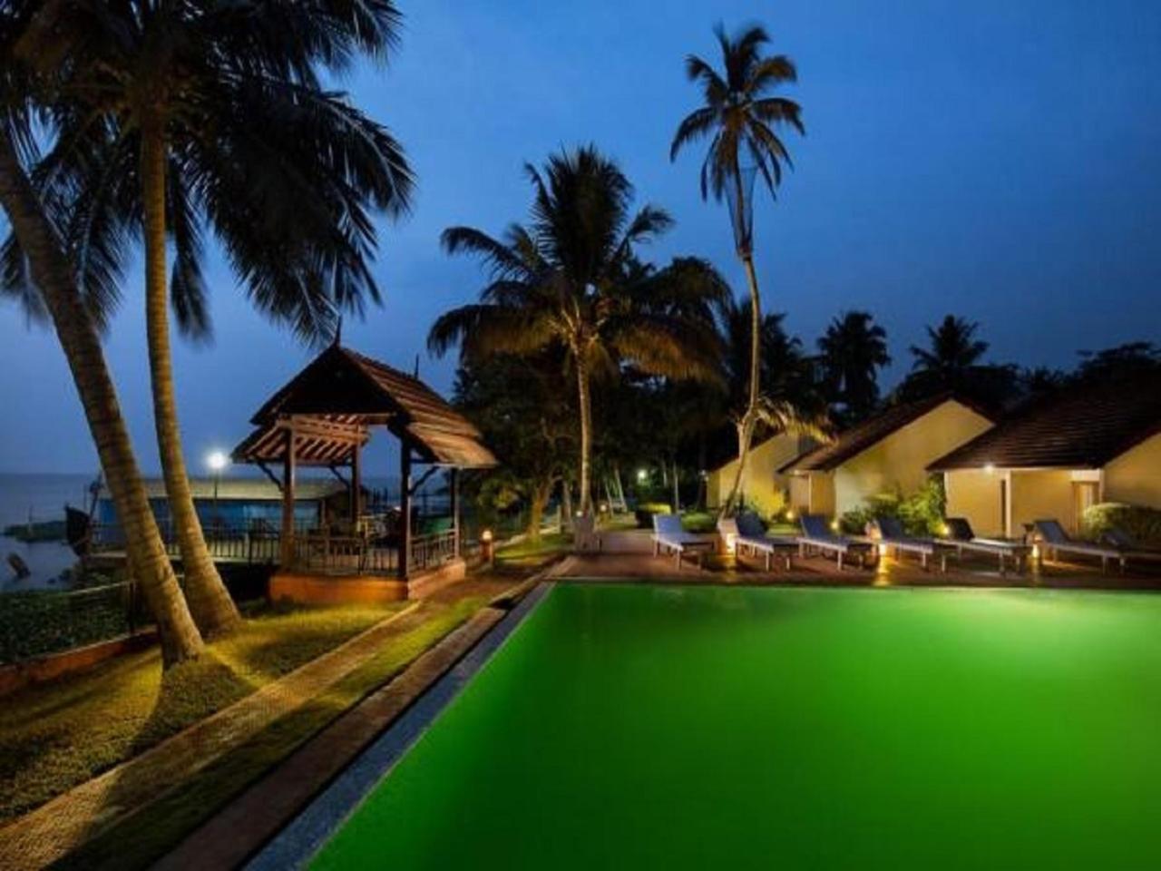Abad Whispering Palms Hotel Kumarakom Ngoại thất bức ảnh