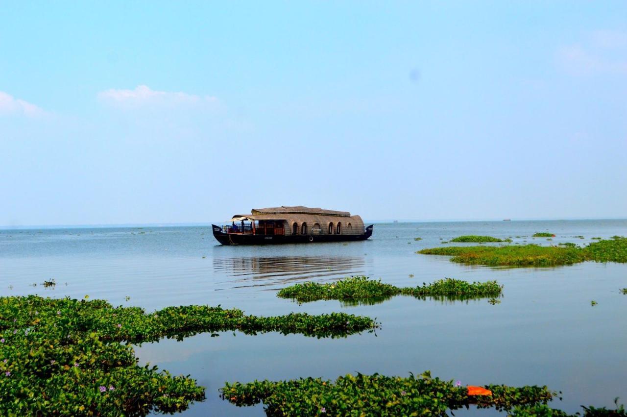 Abad Whispering Palms Hotel Kumarakom Ngoại thất bức ảnh